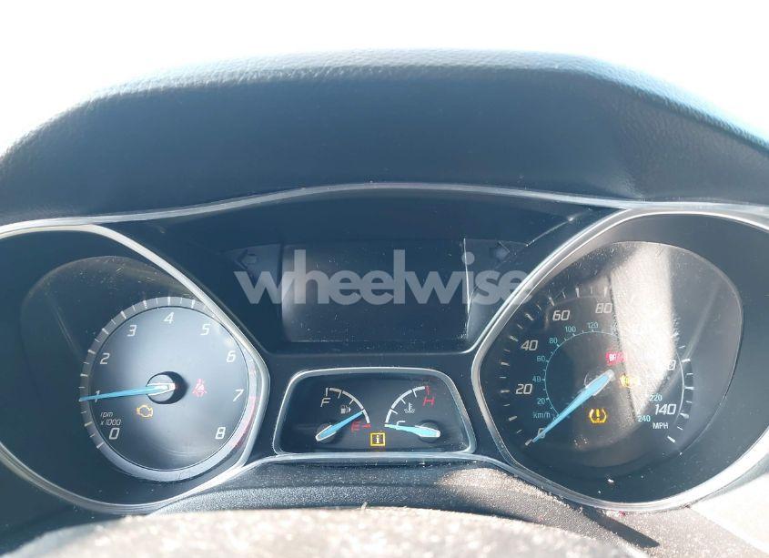 Photo 15 of 2014 Ford Focus SE (VIN 1FADP3F2XEL401932)
