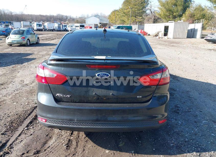Photo 16 of 2014 Ford Focus SE (VIN 1FADP3F2XEL401932)