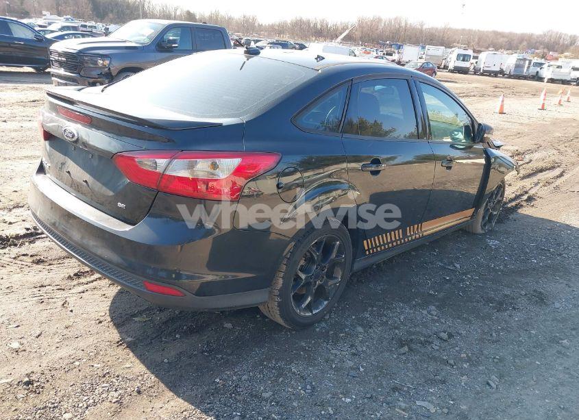 Photo 4 of 2014 Ford Focus SE (VIN 1FADP3F2XEL401932)