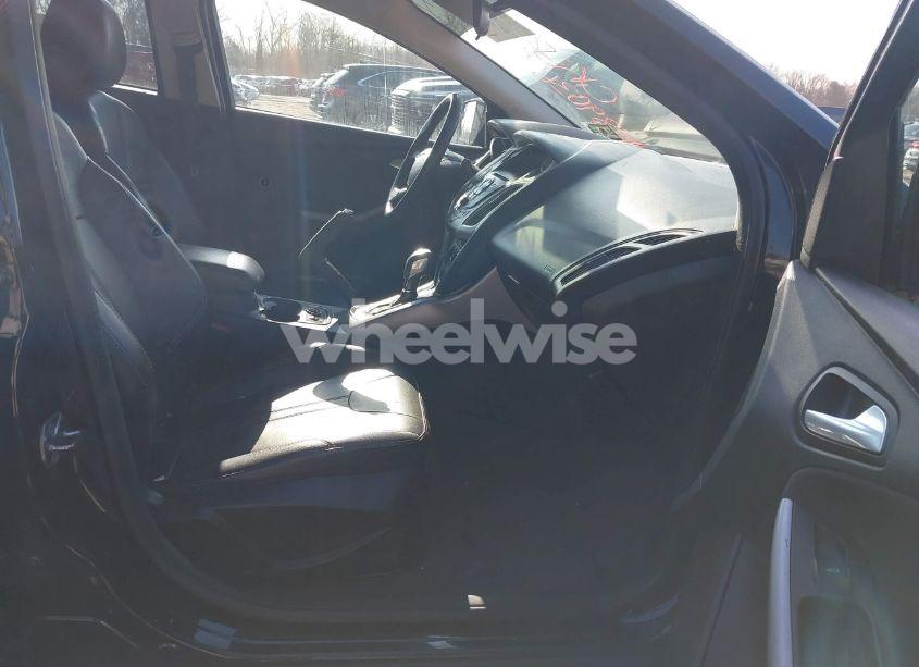 Photo 5 of 2014 Ford Focus SE (VIN 1FADP3F2XEL401932)