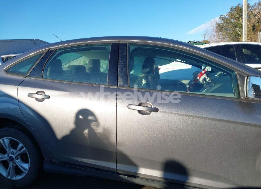 Photo 12 of 2014 Ford Focus SE (VIN 1FADP3F2XEL416429)