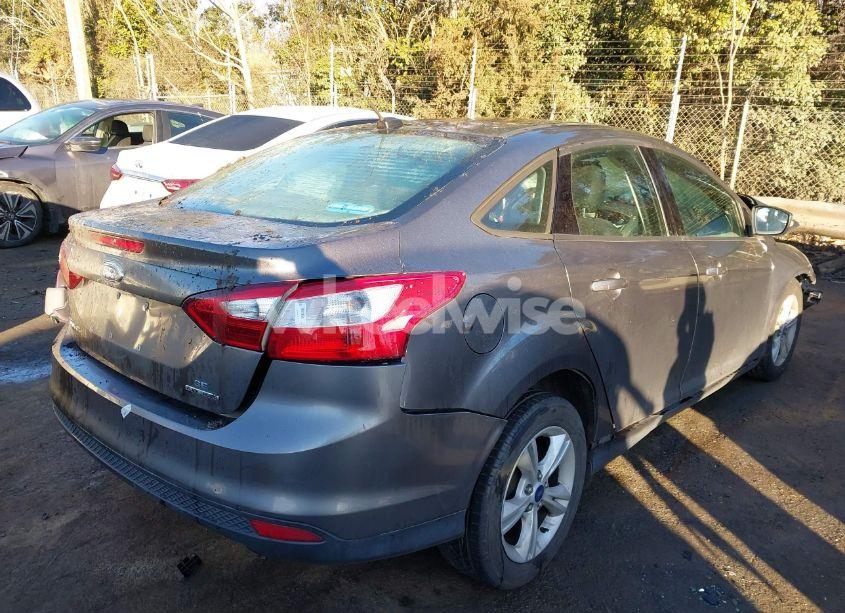 Photo 4 of 2014 Ford Focus SE (VIN 1FADP3F2XEL416429)