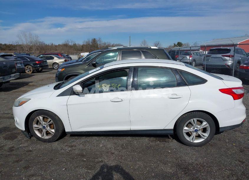 Photo 14 of 2014 Ford Focus SE (VIN 1FADP3F2XEL426331)