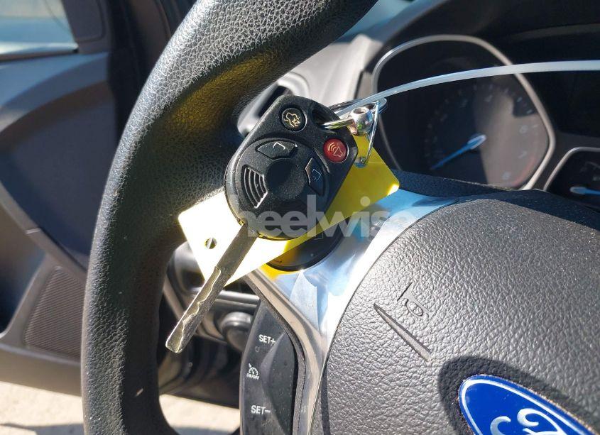 Photo 11 of 2014 Ford Focus SE (VIN 1FADP3F2XEL437104)