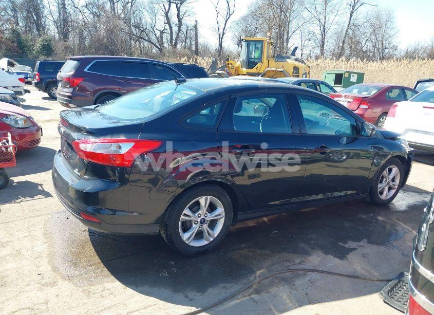 Photo 13 of 2014 Ford Focus SE (VIN 1FADP3F2XEL437104)