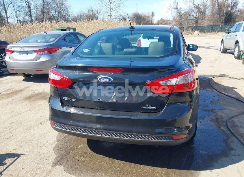 Photo 16 of 2014 Ford Focus SE (VIN 1FADP3F2XEL437104)