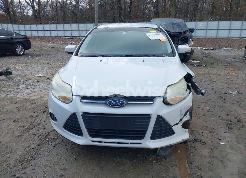 Photo 12 of 2014 Ford Focus SE (VIN 1FADP3F2XEL448152)