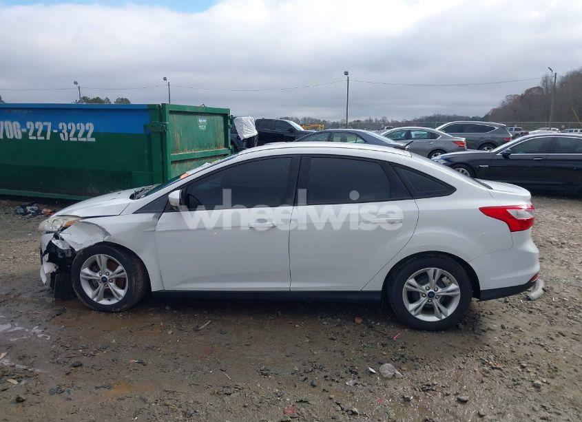 Photo 14 of 2014 Ford Focus SE (VIN 1FADP3F2XEL448152)
