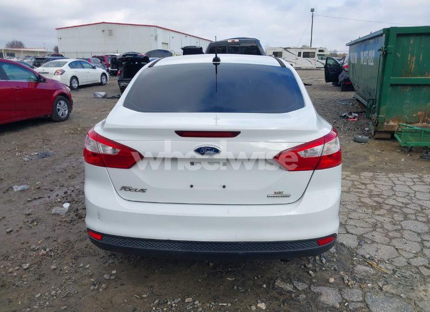 Photo 16 of 2014 Ford Focus SE (VIN 1FADP3F2XEL448152)