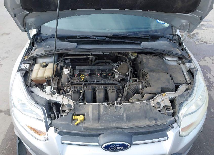 Photo 10 of 2014 Ford Focus SE (VIN 1FADP3F2XEL448524)