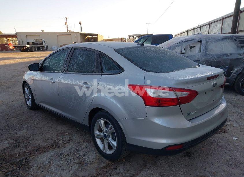 Photo 3 of 2014 Ford Focus SE (VIN 1FADP3F2XEL451116)