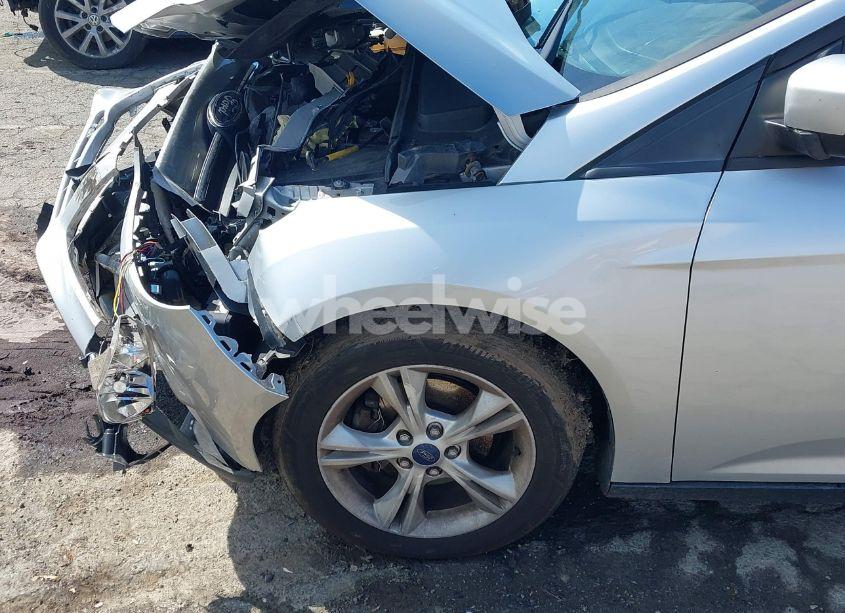 Photo 11 of 2014 Ford Focus SE (VIN 1FADP3F2XEL456901)