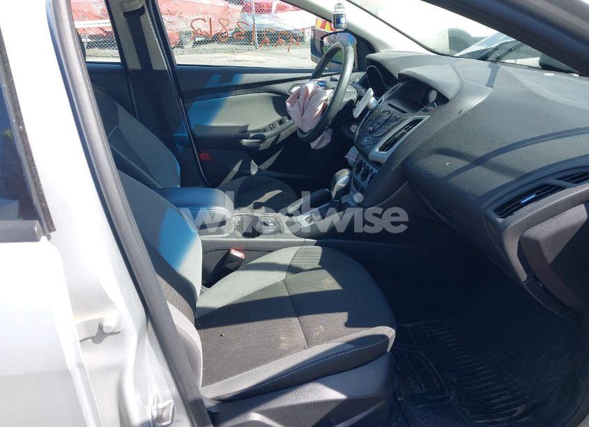 Photo 5 of 2014 Ford Focus SE (VIN 1FADP3F2XEL456901)