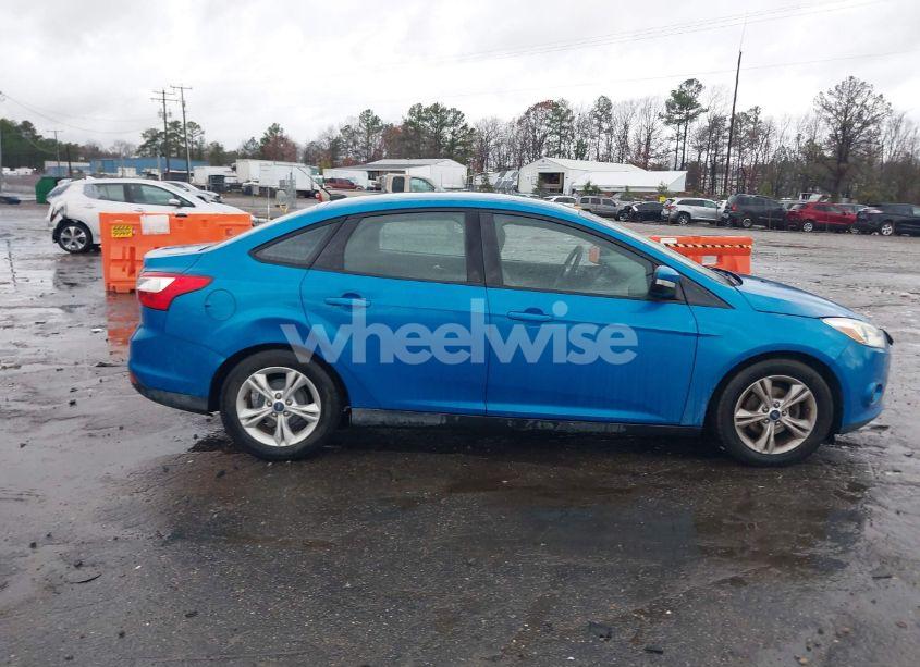 Photo 13 of 2014 Ford Focus SE (VIN 1FADP3F2XEL457157)