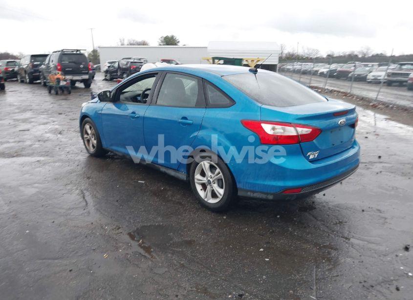 Photo 3 of 2014 Ford Focus SE (VIN 1FADP3F2XEL457157)