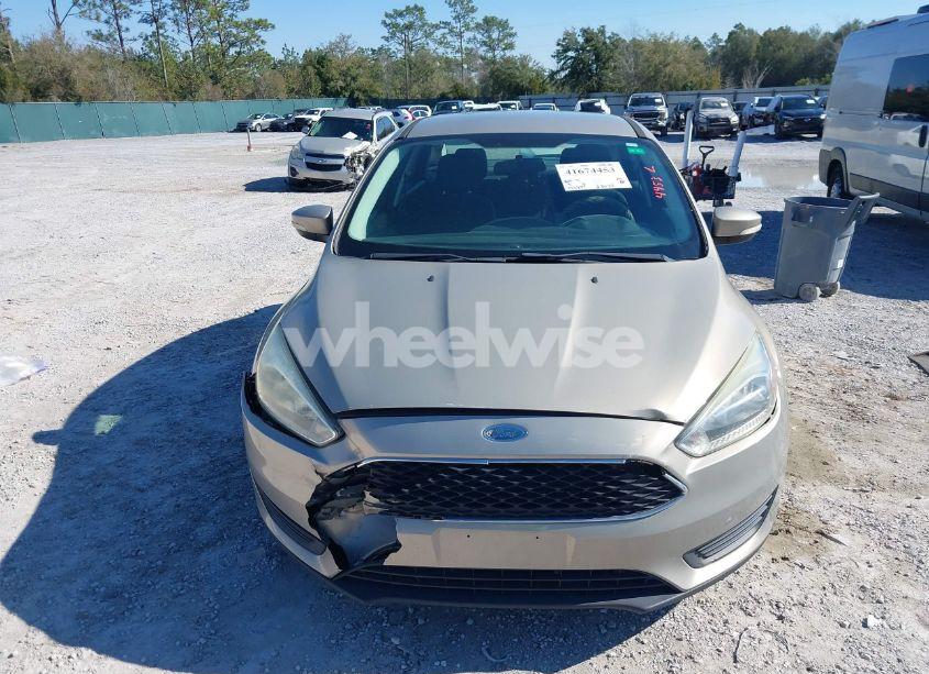 Photo 12 of 2015 Ford Focus SE (VIN 1FADP3F2XFL228205)