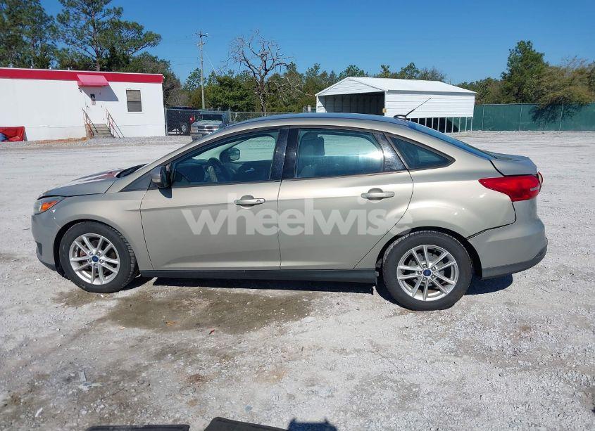 Photo 14 of 2015 Ford Focus SE (VIN 1FADP3F2XFL228205)