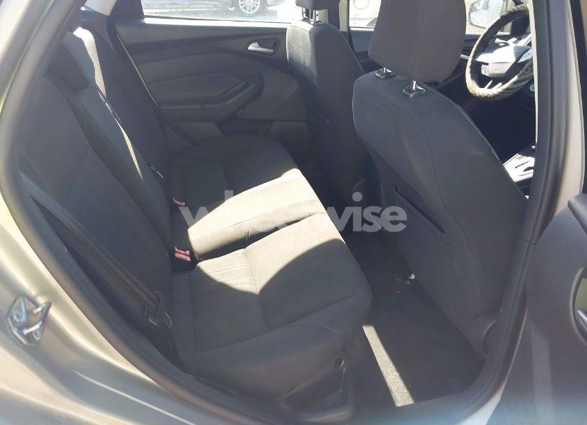 Photo 8 of 2015 Ford Focus SE (VIN 1FADP3F2XFL228205)