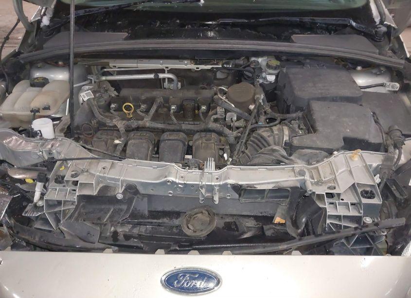Photo 10 of 2015 Ford Focus SE (VIN 1FADP3F2XFL239320)