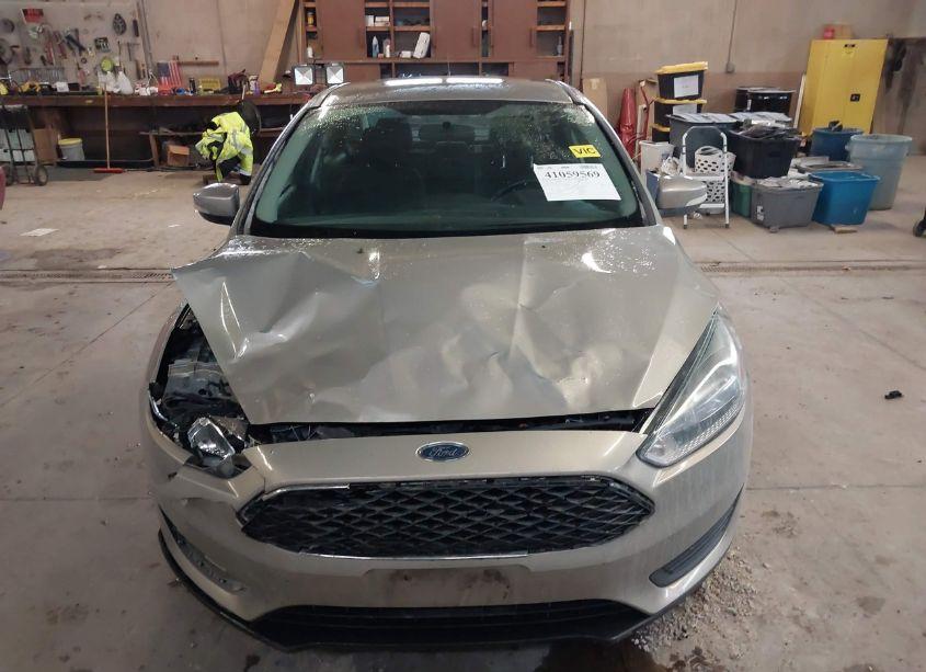 Photo 12 of 2015 Ford Focus SE (VIN 1FADP3F2XFL239320)