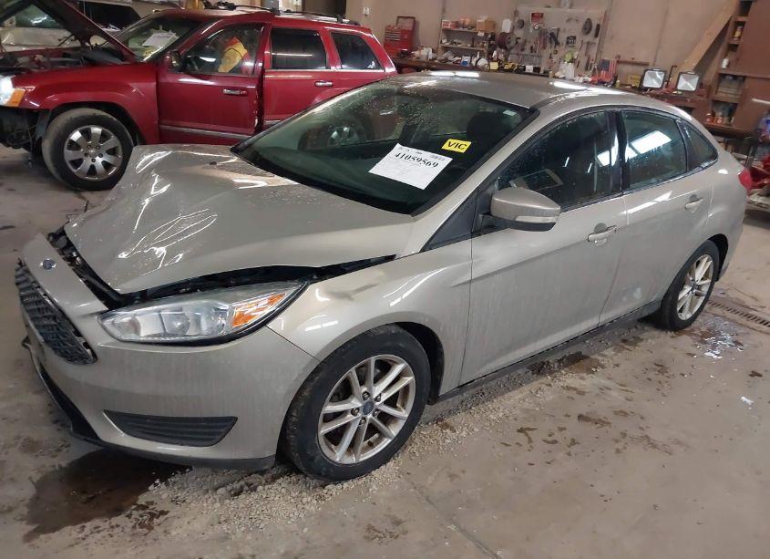 Photo 2 of 2015 Ford Focus SE (VIN 1FADP3F2XFL239320)