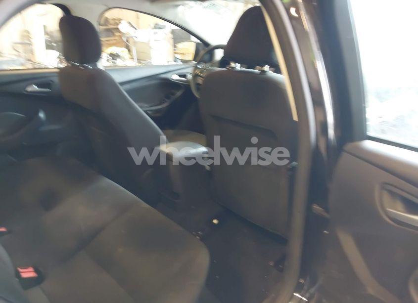 Photo 8 of 2015 Ford Focus SE (VIN 1FADP3F2XFL239897)