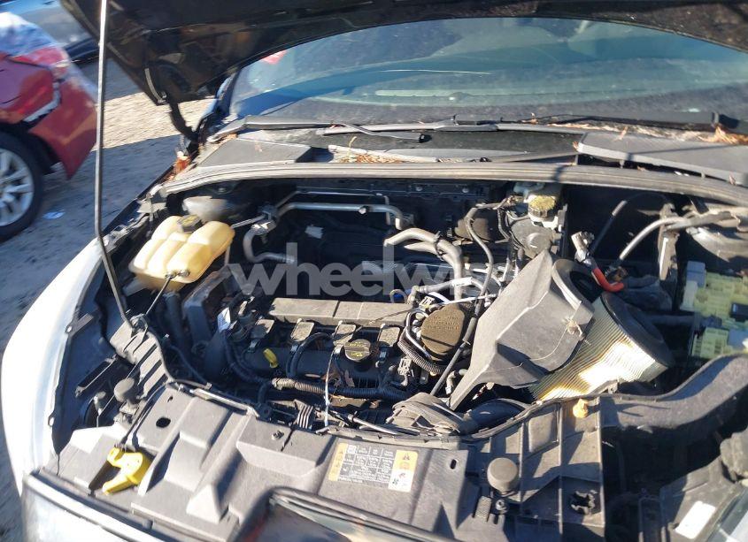Photo 10 of 2015 Ford Focus SE (VIN 1FADP3F2XFL253105)