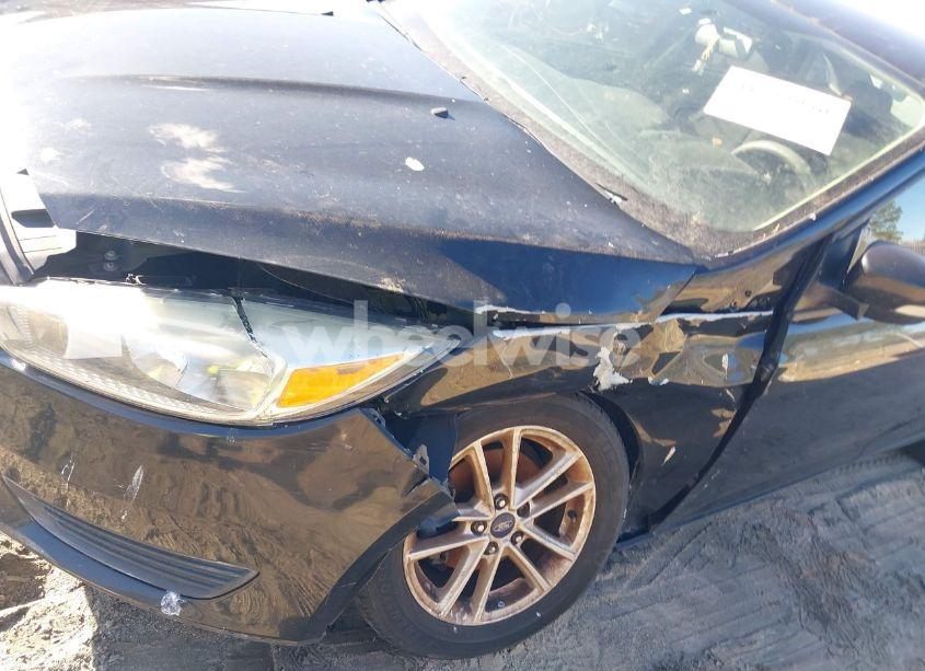 Photo 11 of 2015 Ford Focus SE (VIN 1FADP3F2XFL253105)