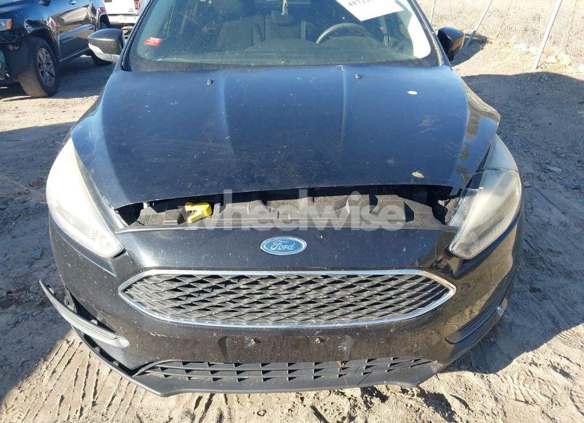 Photo 6 of 2015 Ford Focus SE (VIN 1FADP3F2XFL253105)