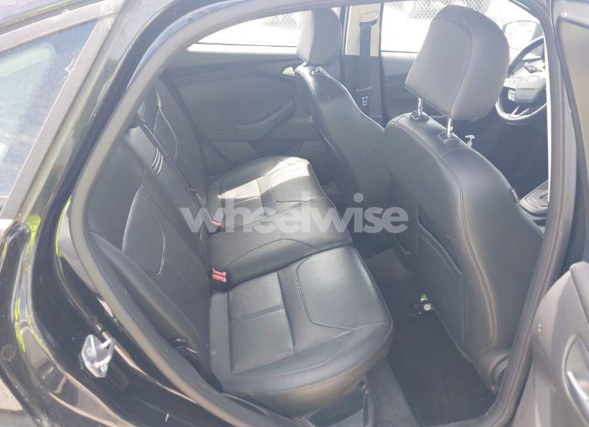 Photo 8 of 2015 Ford Focus SE (VIN 1FADP3F2XFL284094)