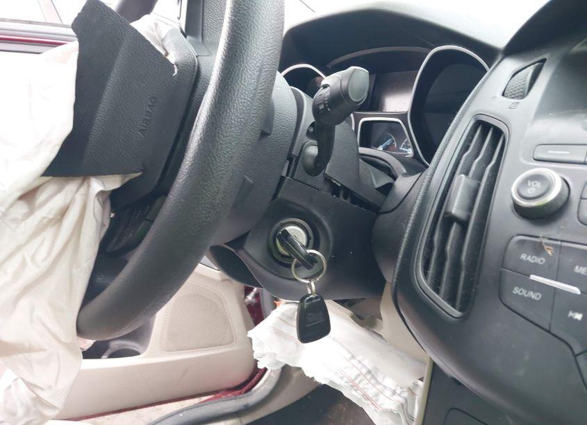 Photo 11 of 2015 Ford Focus SE (VIN 1FADP3F2XFL293815)