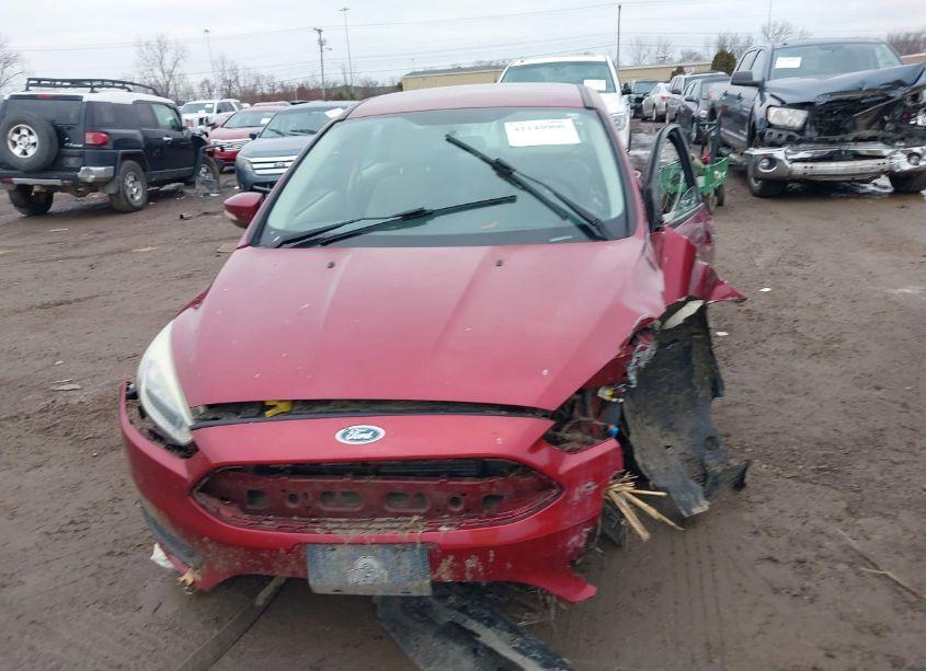 Photo 12 of 2015 Ford Focus SE (VIN 1FADP3F2XFL293815)