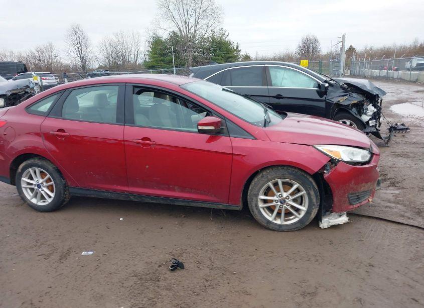 Photo 13 of 2015 Ford Focus SE (VIN 1FADP3F2XFL293815)