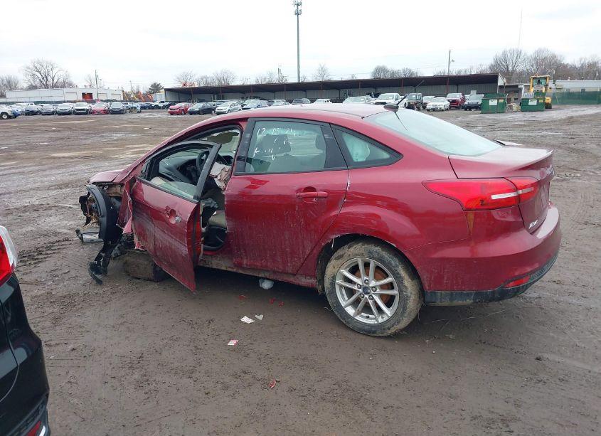 Photo 14 of 2015 Ford Focus SE (VIN 1FADP3F2XFL293815)