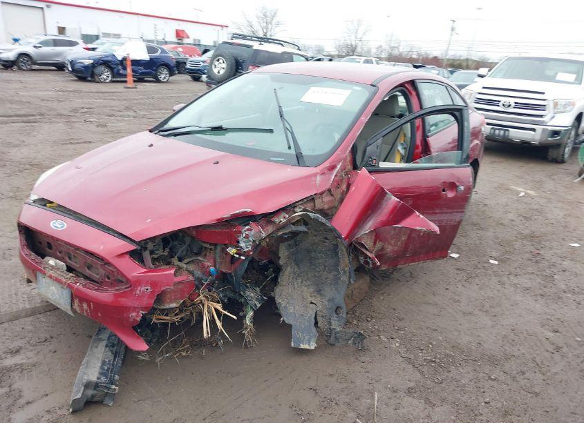 Photo 2 of 2015 Ford Focus SE (VIN 1FADP3F2XFL293815)