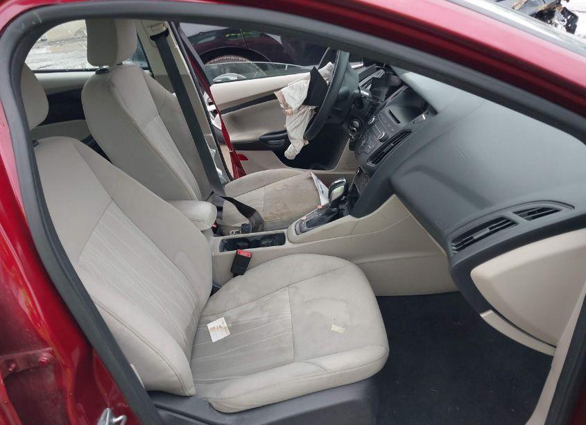 Photo 5 of 2015 Ford Focus SE (VIN 1FADP3F2XFL293815)
