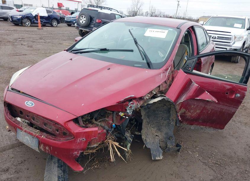 Photo 6 of 2015 Ford Focus SE (VIN 1FADP3F2XFL293815)