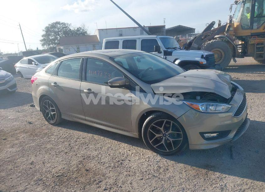 Photo 13 of 2015 Ford Focus SE (VIN 1FADP3F2XFL298965)