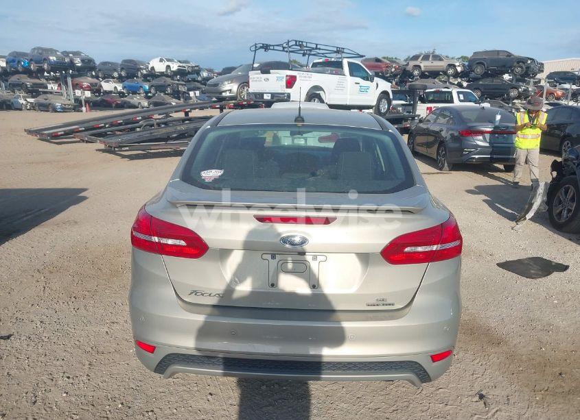 Photo 16 of 2015 Ford Focus SE (VIN 1FADP3F2XFL298965)