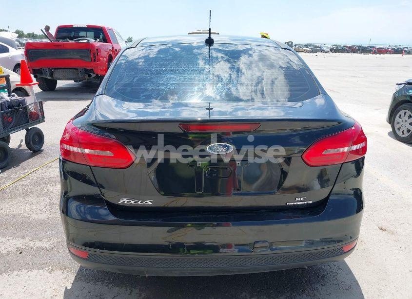 Photo 16 of 2015 Ford Focus SE (VIN 1FADP3F2XFL313657)