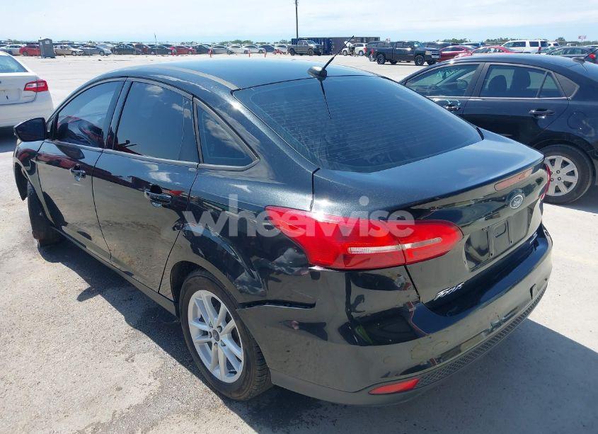 Photo 17 of 2015 Ford Focus SE (VIN 1FADP3F2XFL313657)