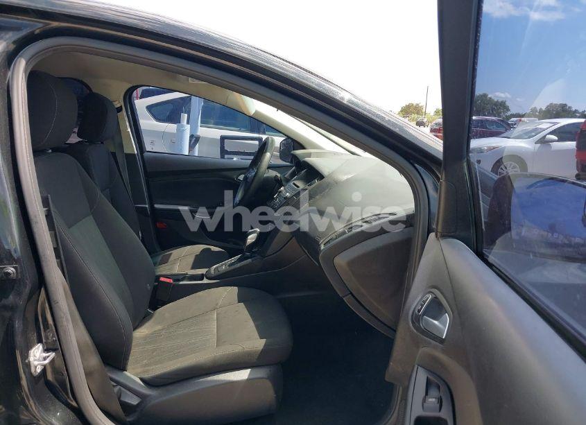 Photo 5 of 2015 Ford Focus SE (VIN 1FADP3F2XFL313657)