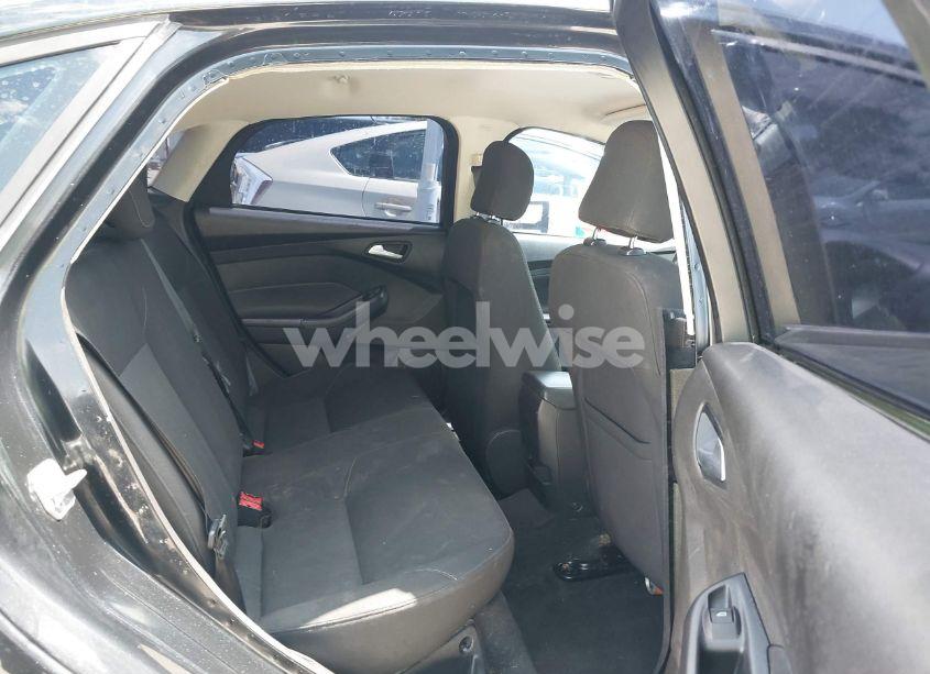 Photo 8 of 2015 Ford Focus SE (VIN 1FADP3F2XFL313657)