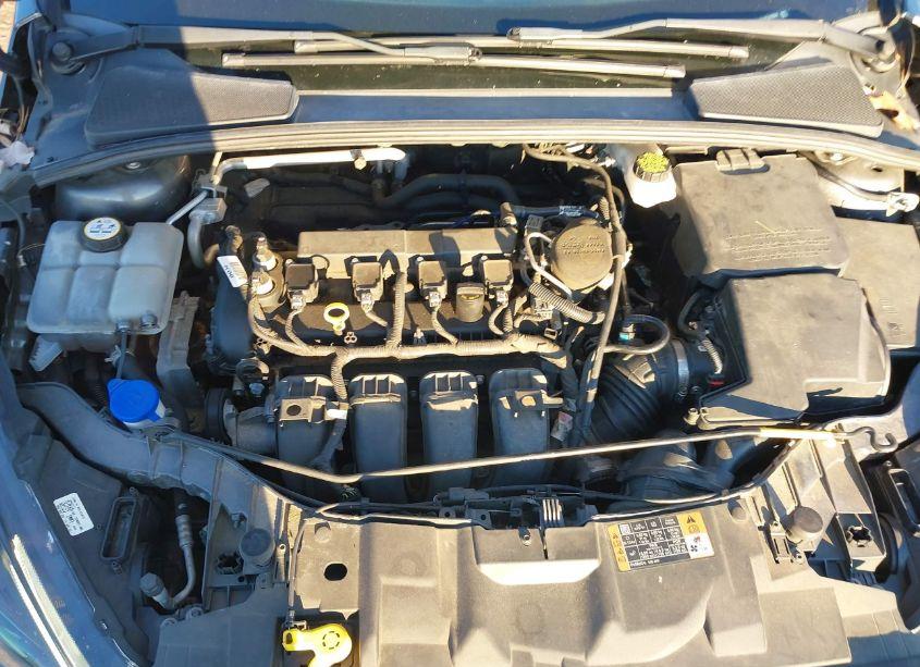 Photo 10 of 2015 Ford Focus (VIN 1FADP3F2XFL319328)
