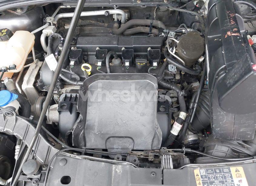 Photo 10 of 2015 Ford Focus SE (VIN 1FADP3F2XFL321080)