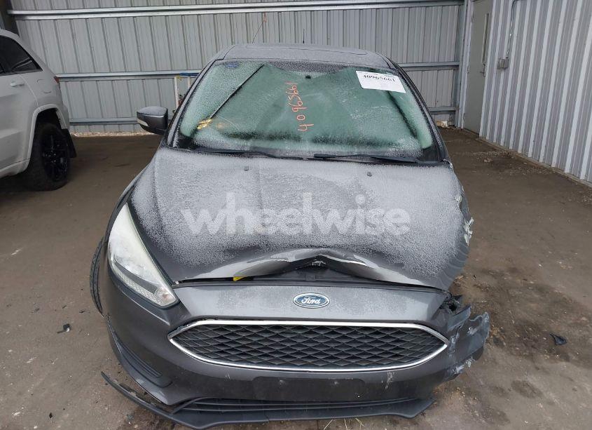 Photo 12 of 2015 Ford Focus SE (VIN 1FADP3F2XFL321080)