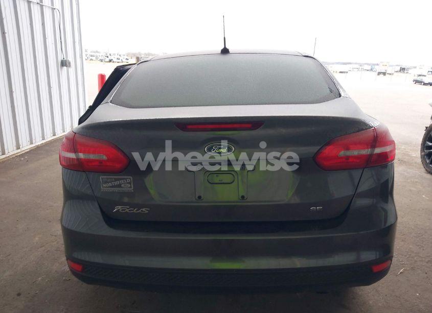 Photo 16 of 2015 Ford Focus SE (VIN 1FADP3F2XFL321080)