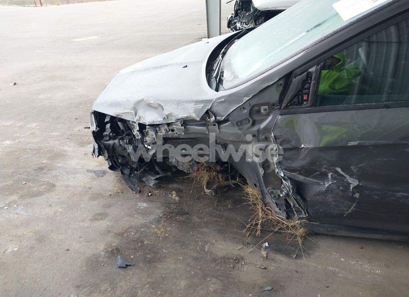 Photo 6 of 2015 Ford Focus SE (VIN 1FADP3F2XFL321080)