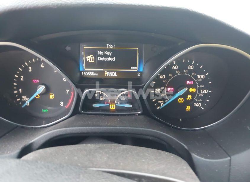 Photo 12 of 2015 Ford Focus SE (VIN 1FADP3F2XFL325968)