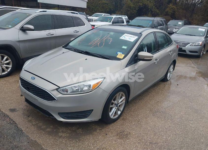 Photo 2 of 2015 Ford Focus SE (VIN 1FADP3F2XFL325968)
